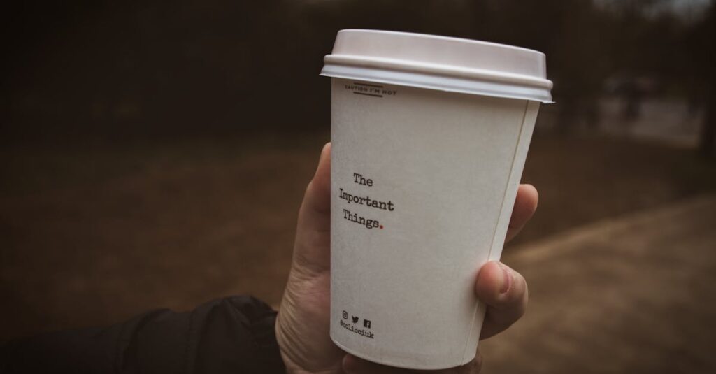 日常生活に英語学習を無理なく組み込んだスケジュール表のイメージ。朝・昼・夜のすき間時間を活用。