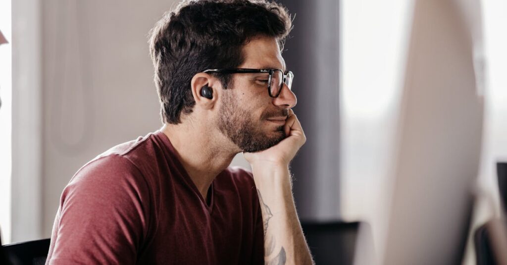 20代でキャリアの再設計を図る若者のイメージ