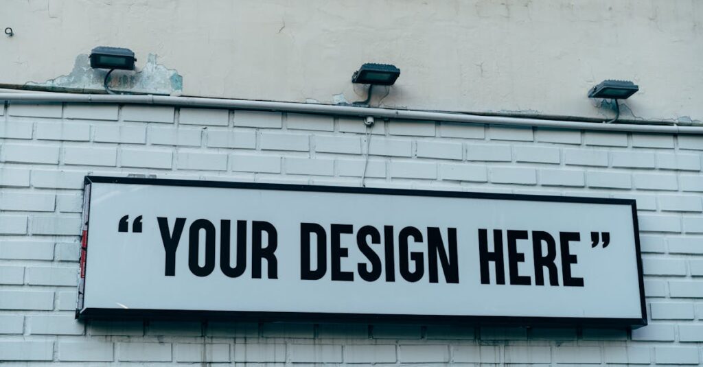 豊富なデザインテンプレートを使ってネットショップを構築する様子