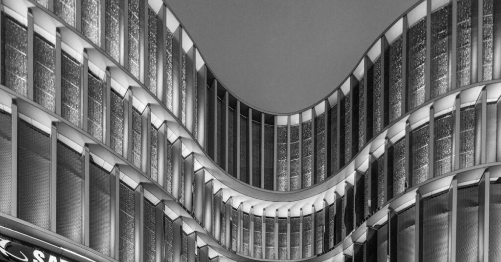 SHElikesのロゴやコンセプトを表すビジュアル。女性の新しい働き方を連想させる。