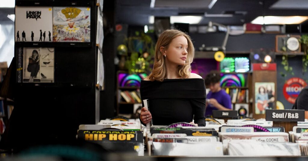 SHElikesのロゴやコンセプトを表すビジュアル。女性の新しい働き方を連想させる。