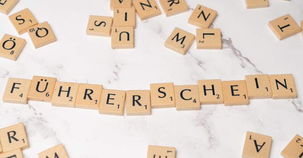 英語力向上の理論と実践の要素を図示した図解。シャドーイング、ディクテーション、瞬間英作文など。