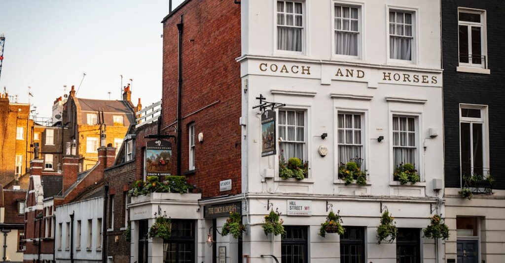 英語コーチングのカリキュラムと専門コーチを説明する図解