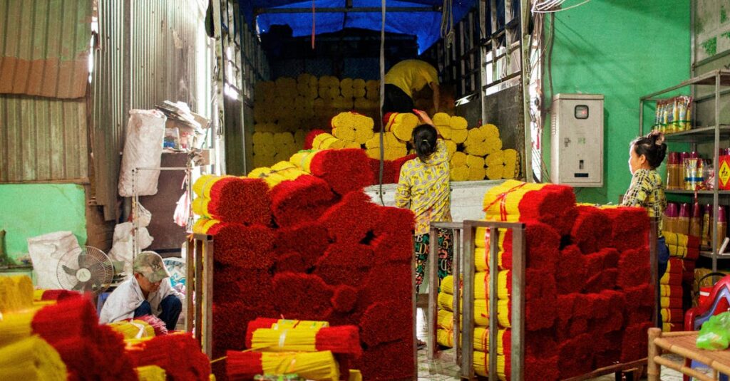 自分にぴったりの仕事と出会って喜ぶ20代の若者