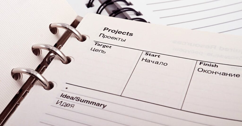 英語学習のためにスケジュールをうまく管理している社会人