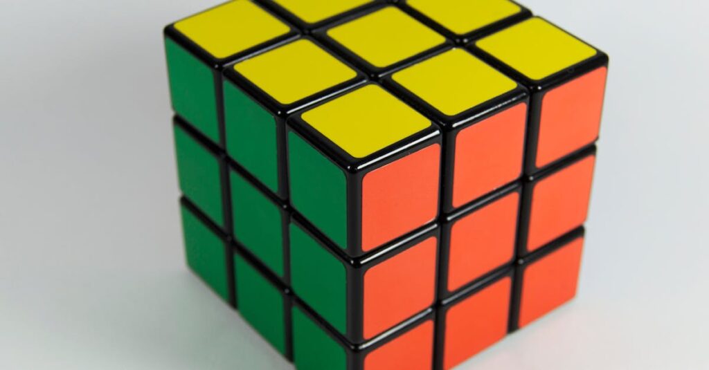 ロジカルに話す英語力の重要性を表現した図や会議のシーン