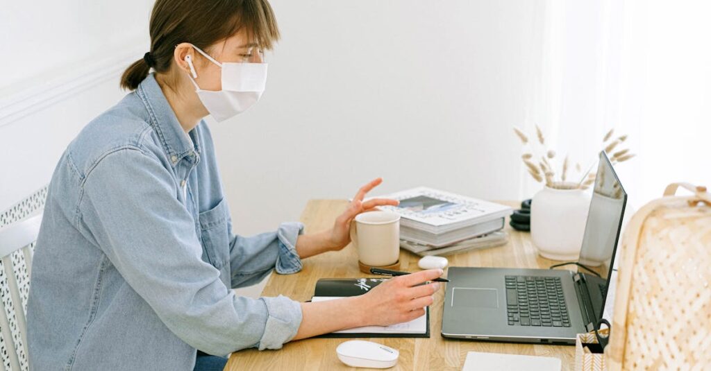 契約完了後に利用者が専用マイページにアクセスする様子のイメージ