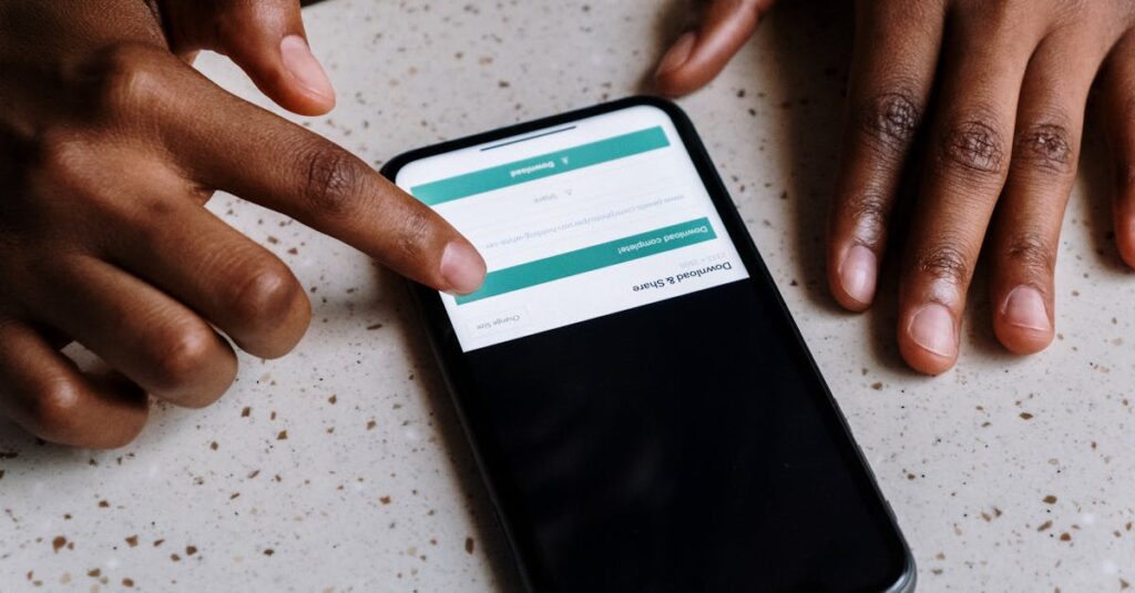 TOSSYアプリのダウンロードと初期登録画面のイメージ