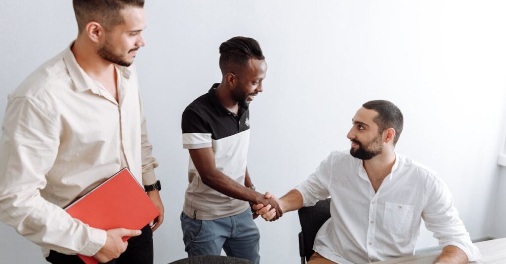 未経験から営業職の内定を勝ち取った20代男性の成功イメージ