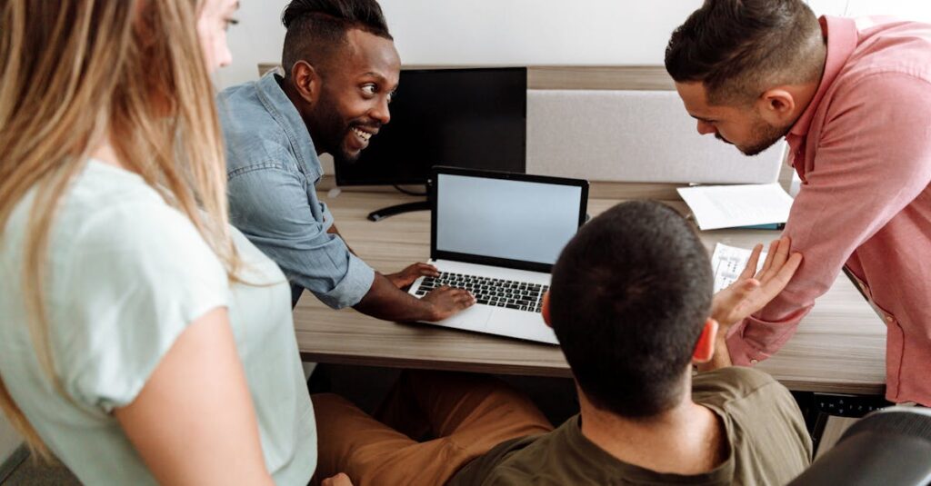 ユニゾンキャリア転職の無料相談を受けている若者