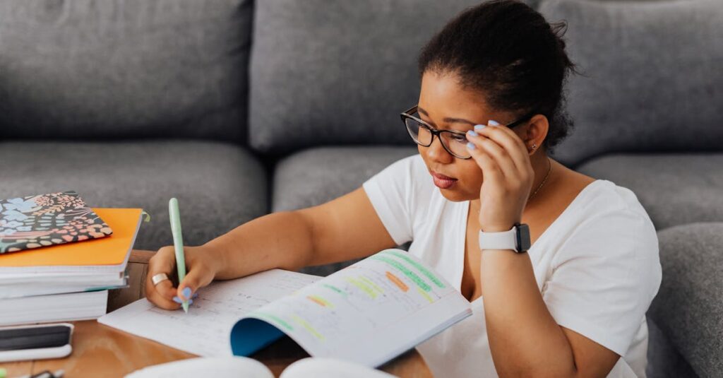 英語学習が楽しくなり、毎日継続するユーザーのモチベーション向上イメージ。