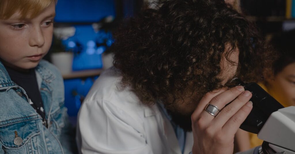 科学的アプローチで英語を学習するプロセス図。第二言語習得理論やPDCAサイクルを示すイラスト。