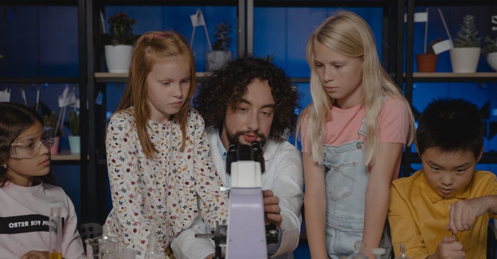 科学的な根拠に基づいた英語学習法を象徴するイメージ画像。脳とスケジュール帳が並ぶ。