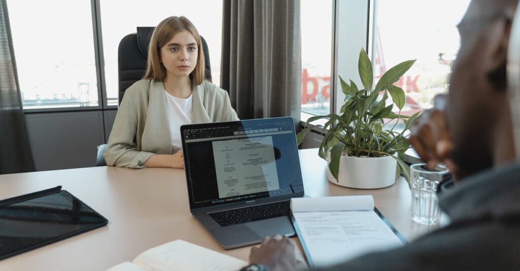 面接対策や内定後フォローを受けている様子