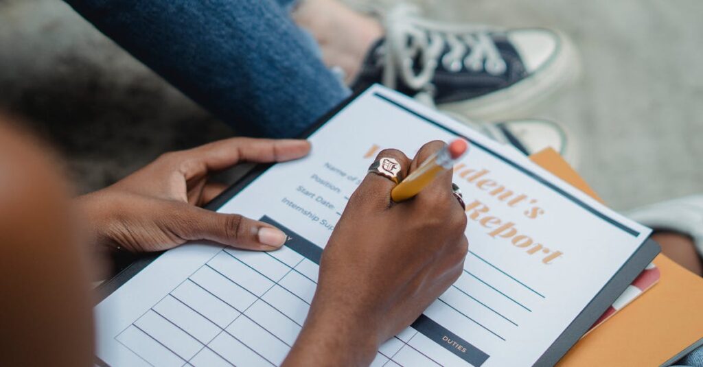 TOEICスコアの推移を示すグラフと、ビジネス英会話の成長を視覚化した図。