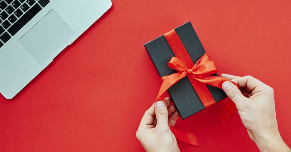 豊富なデザインテンプレートを使ってネットショップを構築する様子