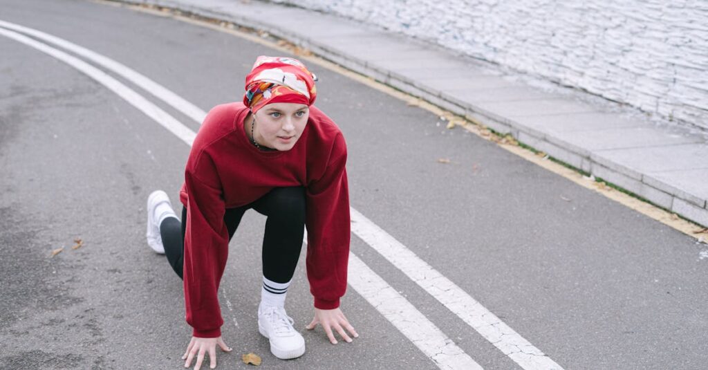 英語学習を今から始めようと決意する人の後ろ姿。前を向いて歩き出すイメージ。