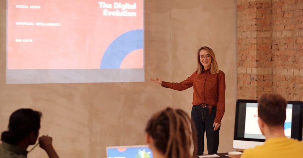 研修や教育制度が整った若手向け企業で働く20代の新入社員の様子