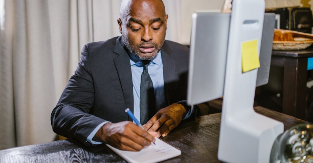 Fast campusを利用するターゲット層を示すイメージ。学生から社会人、副業希望者まで幅広い利用者が描かれている。