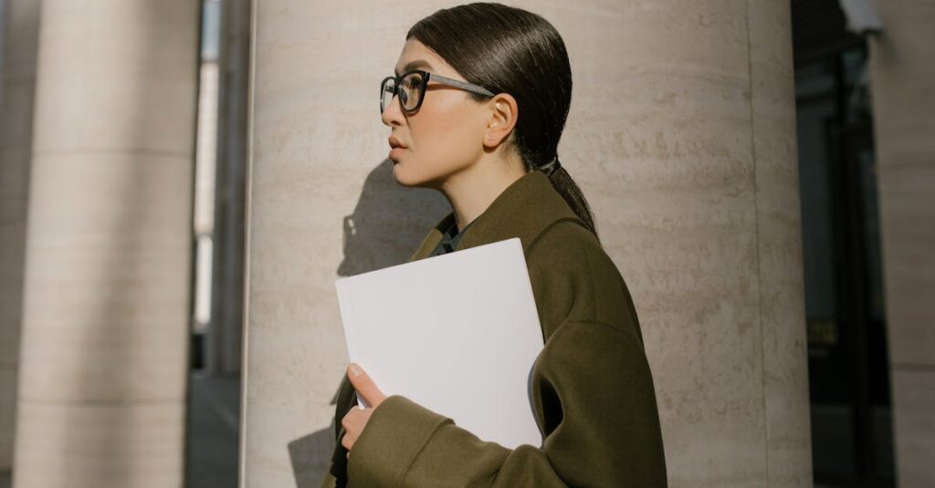 英語力を身につけたことでキャリアアップしたビジネスパーソンの姿