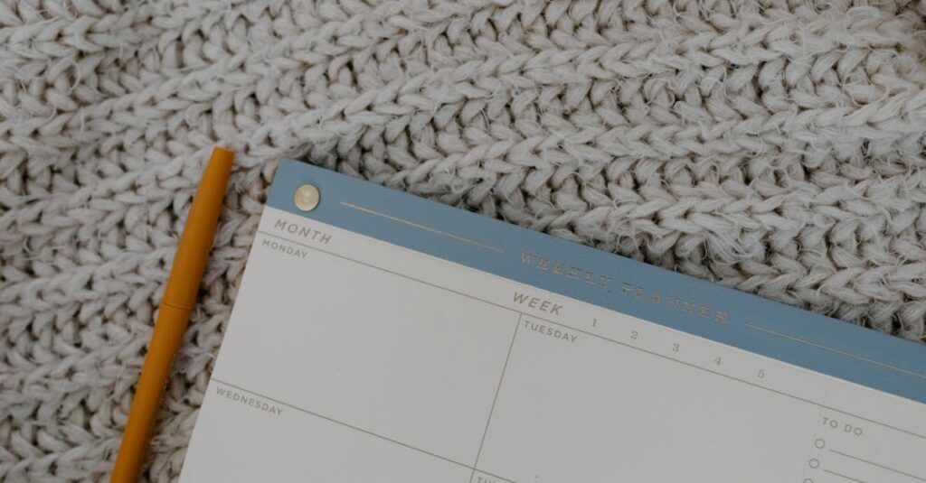 英語コーチがスケジュールに合わせて学習計画を立てている場面のイメージ画像