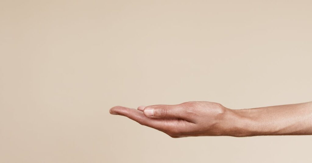 TECH OFFERでは理系学生がプロフィール登録をするだけで企業からのスカウトが自動的に届く仕組みになっている