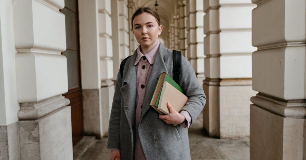 英語を習得するために必要な3つの柱（戦略・継続・アウトプット）を表現した図