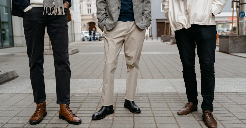 フリーランスとして成功し笑顔を見せる女性。自由な働き方を体現。