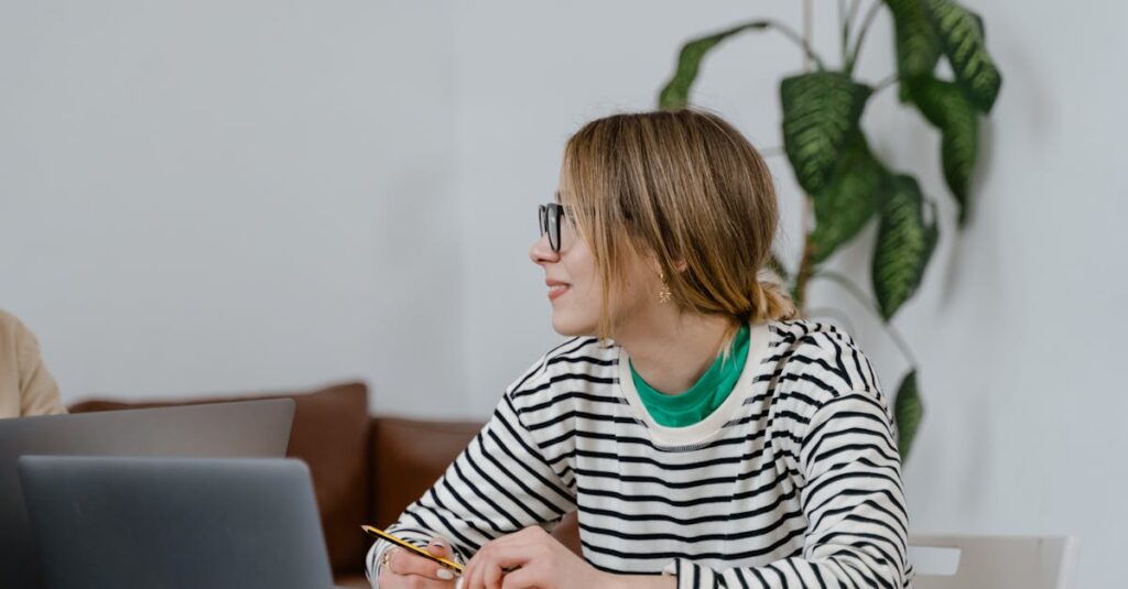 忙しい社会人が隙間時間に英語学習を継続できている様子