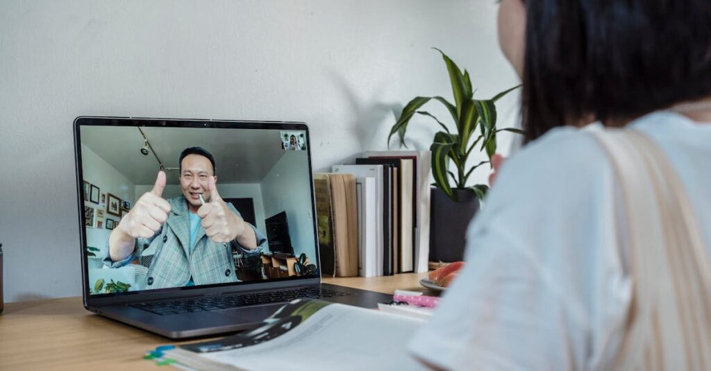 TOSSYを導入して成功している企業や個人事業主の実例紹介をイメージした画像