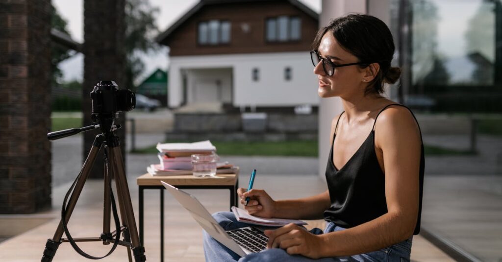 Schooと他のオンライン学習サービスを比較する構成図