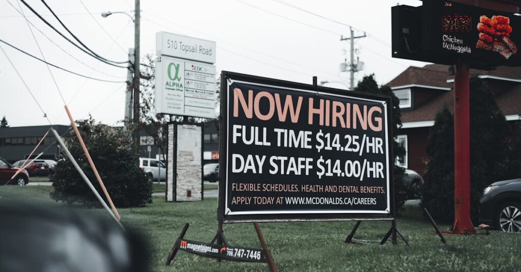 内定後のフォローを受けて入社準備を進める様子