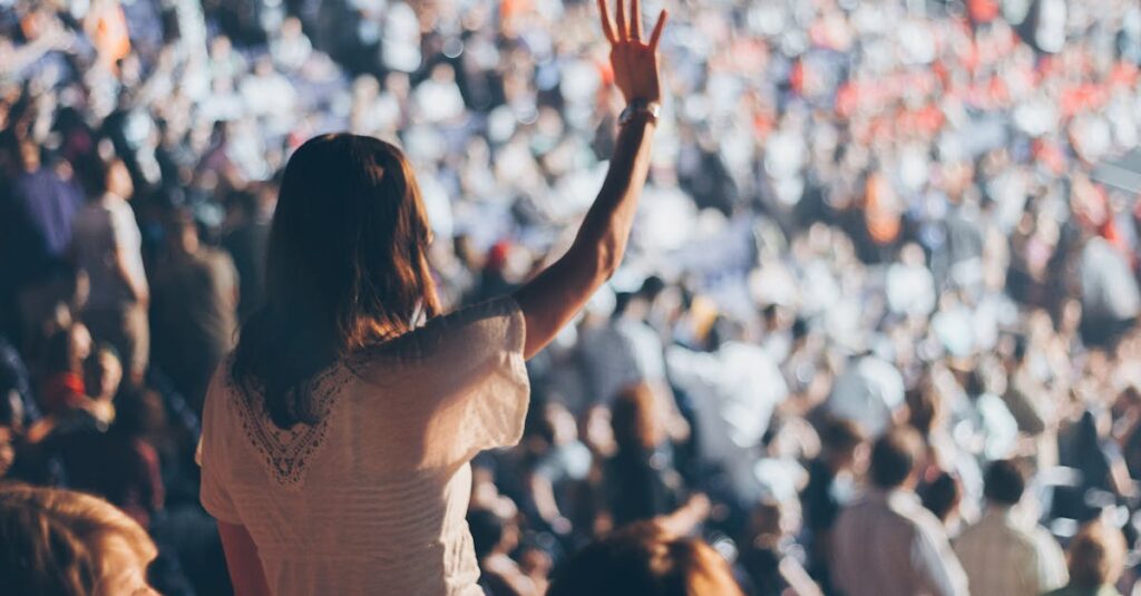 SHElikesが向いている女性像をイメージした図。目標や価値観に合わせた選択。